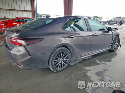Trzecie zdjęcie samochodu z tyłu: 2021 TOYOTA CAMRY SE VIN:4T1G11AK2MU405384 - miniatura