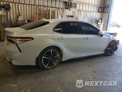 Trzecie zdjęcie samochodu z tyłu: 2020 TOYOTA CAMRY XSE VIN:4T1K61AK9LU863921 - miniatura
