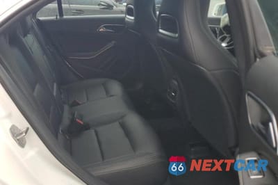 Zdjęcie 10 z 13 samochodu: 2019 MERCEDES-BENZ CLA 250 VIN:WDDSJ4EB9KN715796 - miniatura