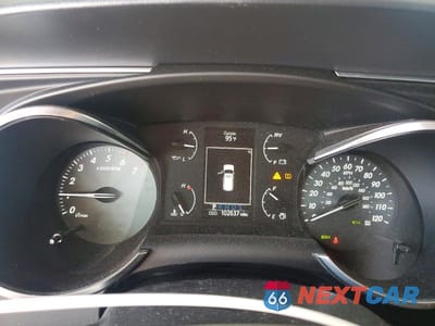 Zdjęcie 9 z 12 samochodu: 2018 TOYOTA SEQUOIA TRD SPORT VIN:5TDBY5G11JS158651 - miniatura