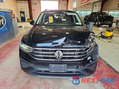 Piąte zdjęcie samochodu w środku: 2023 VOLKSWAGEN TIGUAN S VIN:3VVFB7AX5PM067954 - miniatura