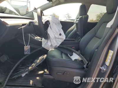 Zdjęcie 7 z 13 samochodu: 2025 TESLA MODEL Y VIN:7SAYGDEE0SF308075 - miniatura