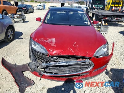 Piąte zdjęcie samochodu w środku: 2014 TESLA MODEL S VIN:5YJSA1S12EFP57282 - miniatura