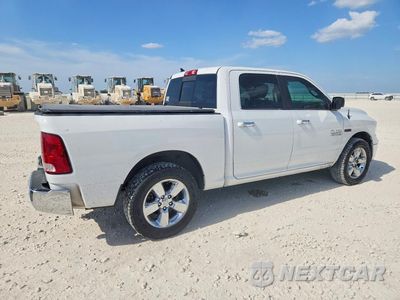 Trzecie zdjęcie samochodu z tyłu: 2018 RAM 1500 SLT VIN:1C6RR6LM6JS355914 - miniatura