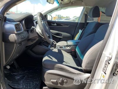 Zdjęcie 7 z 14 samochodu: 2019 KIA SORENTO LX V6 VIN:5XYPG4A51KG492630 - miniatura