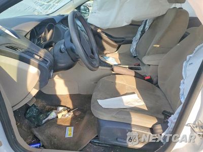Zdjęcie 7 z 12 samochodu: 2016 FORD FOCUS SE VIN:1FADP3F21GL393268 - miniatura