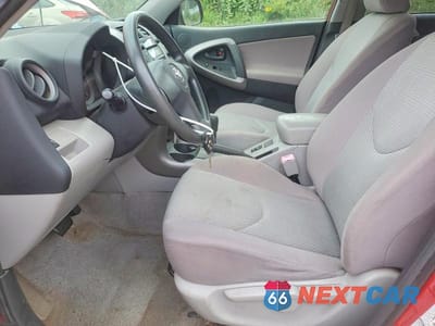 Zdjęcie 7 z 13 samochodu: 2006 TOYOTA RAV4 BASE VIN:JTMBK35V165006765 - miniatura