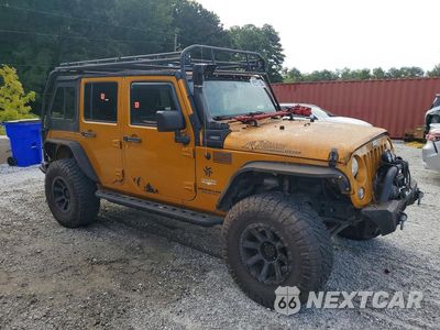 Czwarte zdjęcie samochodu z boku: 2014 JEEP WRANGLER UNLIMITED SAHARA VIN:1C4BJWEG5EL201039 - miniatura