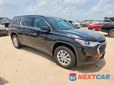 Czwarte zdjęcie samochodu z boku: 2021 CHEVROLET TRAVERSE LS VIN:1GNERFKW3MJ109883 - miniatura