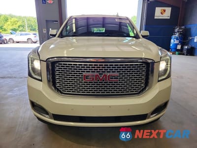 Piąte zdjęcie samochodu w środku: 2017 GMC YUKON XL DENALI VIN:1GKS2HKJ6HR347092 - miniatura
