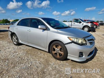 Czwarte zdjęcie samochodu z boku: 2013 TOYOTA COROLLA S VIN:5YFBU4EE1DP218601 - miniatura