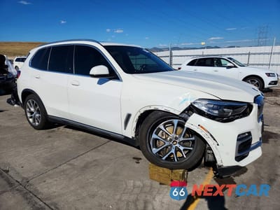 Czwarte zdjęcie samochodu z boku: 2021 BMW X5 XDRIVE45E VIN:5UXTA6C00M9D32676 - miniatura