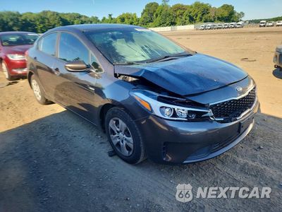 Czwarte zdjęcie samochodu z boku: 2018 KIA FORTE LX VIN:3KPFK4A73JE181126 - miniatura