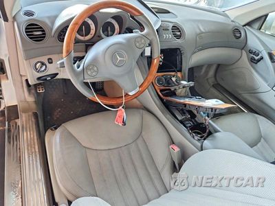 Zdjęcie 8 z 12 samochodu: 2009 MERCEDES-BENZ SL 550 VIN:WDBSK71F79F146788 - miniatura