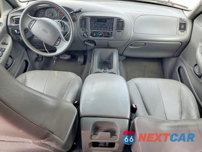 Zdjęcie 8 z 13 samochodu: 2002 FORD EXPEDITION XLT VIN:1FMEU16W32LA63778 - miniatura