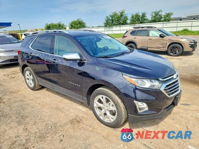 Czwarte zdjęcie samochodu z boku: 2020 CHEVROLET EQUINOX PREMIER VIN:2GNAXXEV3L6183040 - miniatura