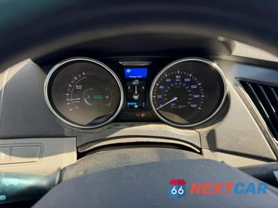 Zdjęcie 8 z 10 samochodu: 2015 HYUNDAI SONATA HYBRID BASE VIN:KMHEC4A41FA121110 - miniatura