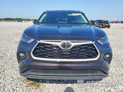 Piąte zdjęcie samochodu w środku: 2022 TOYOTA HIGHLANDER XLE VIN:5TDHZRAH3NS135494 - miniatura