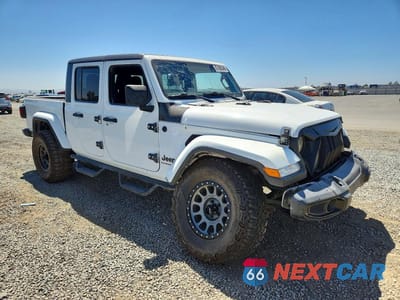 Czwarte zdjęcie samochodu z boku: 2021 JEEP GLADIATOR SPORT VIN:1C6HJTAG3ML577937 - miniatura