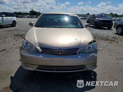 Piąte zdjęcie samochodu w środku: 2005 TOYOTA CAMRY LE VIN:4T1BE32K95U035349 - miniatura