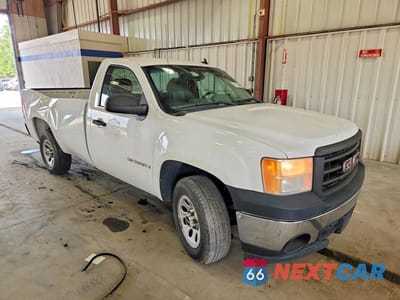 Czwarte zdjęcie samochodu z boku: 2007 GMC NEW SIERRA C1500 CLASSIC VIN:1GTEC14X87Z643437 - miniatura