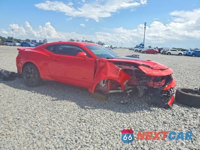 Czwarte zdjęcie samochodu z boku: 2018 CHEVROLET CAMARO ZL1 VIN:1G1FJ1R60J0108066 - miniatura