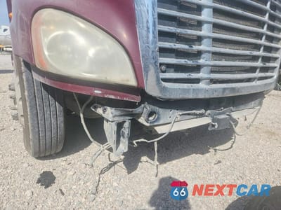 Zdjęcie 14 z 14 samochodu: 2014 FREIGHTLINER CASCADIA 1 - SEMI TRUCK VIN:3AKJGLDV1ESFP0411 - miniatura
