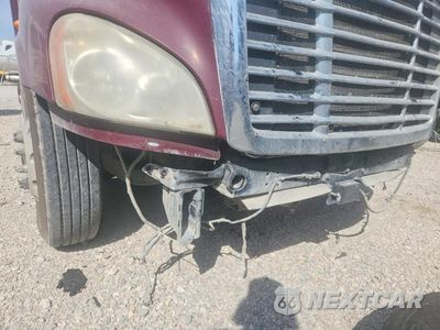 Zdjęcie 14 z 14 samochodu: 2014 FREIGHTLINER CASCADIA 1 - SEMI TRUCK VIN:3AKJGLDV1ESFP0411 - miniatura