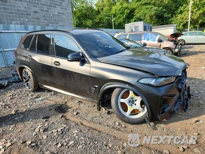 Czwarte zdjęcie samochodu z boku: 2024 BMW X5 M COMPETITION VIN:5YM13ET00R9S99154 - miniatura