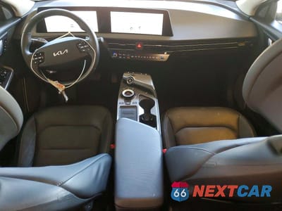 Zdjęcie 8 z 12 samochodu: 2023 KIA EV6 WIND VIN:KNDC34LA8P5609897 - miniatura