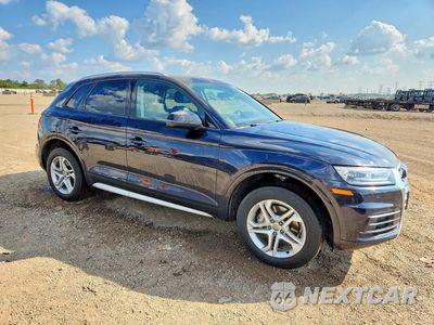 Czwarte zdjęcie samochodu z boku: 2018 AUDI Q5 PREMIUM VIN:WA1ANAFY3J2213422 - miniatura