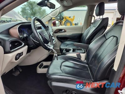 Zdjęcie 7 z 13 samochodu: 2018 CHRYSLER PACIFICA TOURING L VIN:2C4RC1BG5JR233295 - miniatura