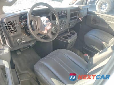 Zdjęcie 8 z 14 samochodu: 2022 GMC SAVANA BOX TRUCK VIN:7GZ37TC74NN011826 - miniatura