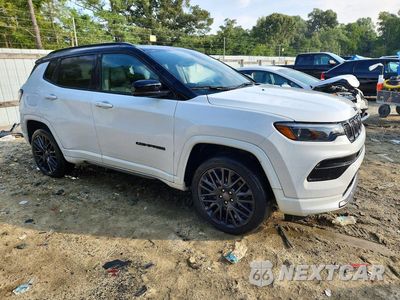 Czwarte zdjęcie samochodu z boku: 2023 JEEP COMPASS LIMITED VIN:3C4NJDCN6PT508164 - miniatura