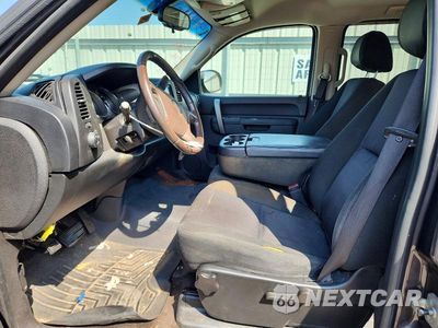 Zdjęcie 7 z 12 samochodu: 2010 CHEVROLET SILVERADO C1500 LT VIN:3GCRCSE09AG149040 - miniatura