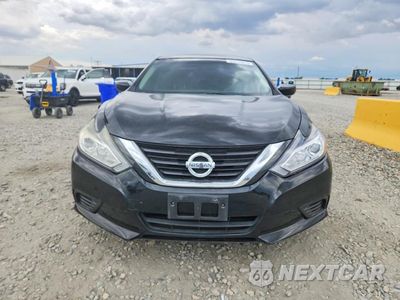 Piąte zdjęcie samochodu w środku: 2017 NISSAN ALTIMA 2.5 S VIN:1N4AL3AP2HC255791 - miniatura