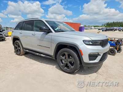 Czwarte zdjęcie samochodu z boku: 2025 JEEP GRAND CHEROKEE LIMITED VIN:1C4RJGBG6SC314423 - miniatura