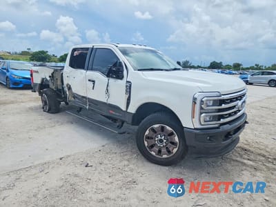 Czwarte zdjęcie samochodu z boku: 2025 FORD F350 SUPER DUTY VIN:1FT8W3BM1SED99414 - miniatura