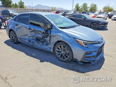 Czwarte zdjęcie samochodu z boku: 2026 TOYOTA COROLLA SE VIN:5YFS4MCE1TP261367 - miniatura