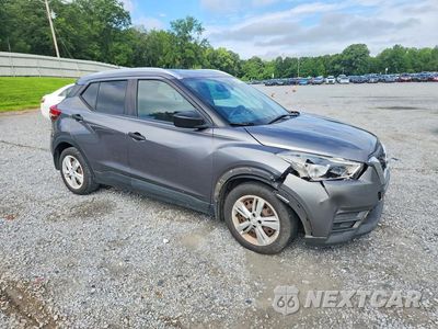 Czwarte zdjęcie samochodu z boku: 2019 NISSAN KICKS S VIN:3N1CP5CU8KL503966 - miniatura