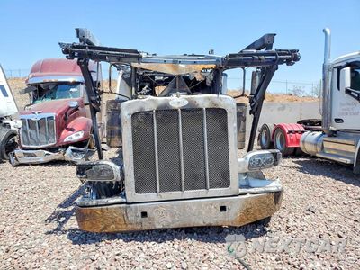 Piąte zdjęcie samochodu w środku: 2017 PETERBILT 389 CAR HAULER TRUCK VIN:1NPXD49X0HD432076 - miniatura