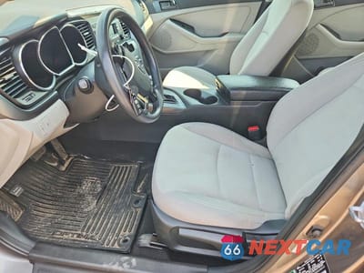 Zdjęcie 7 z 13 samochodu: 2013 KIA OPTIMA LX VIN:5XXGM4A76DG228515 - miniatura