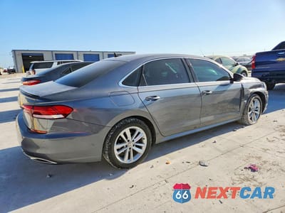 Trzecie zdjęcie samochodu z tyłu: 2020 VOLKSWAGEN PASSAT SE VIN:1VWSA7A33LC008214 - miniatura
