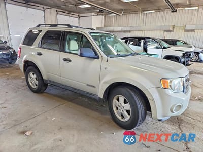 Czwarte zdjęcie samochodu z boku: 2008 FORD ESCAPE XLT VIN:1FMCU93168KD55423 - miniatura