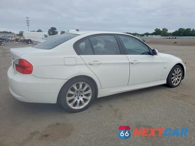 Trzecie zdjęcie samochodu z tyłu: 2007 BMW 328 XI VIN:WBAVC93517KZ71514 - miniatura
