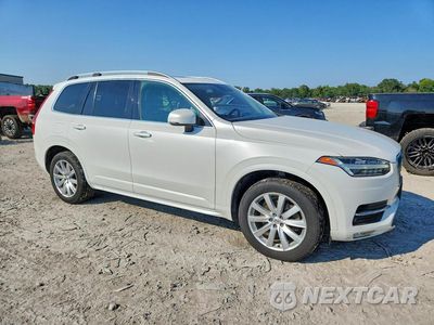 Czwarte zdjęcie samochodu z boku: 2019 VOLVO XC90 T6 MOMENTUM VIN:YV4A22PK0K1455605 - miniatura