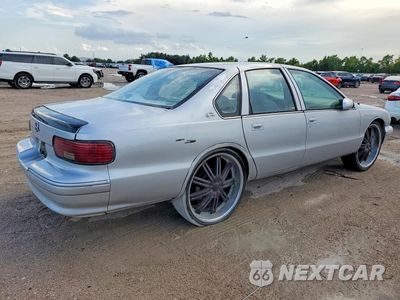 Trzecie zdjęcie samochodu z tyłu: 1995 CHEVROLET CAPRICE / IMPALA CLASSIC SS VIN:1G1BL52P2SR173792 - miniatura