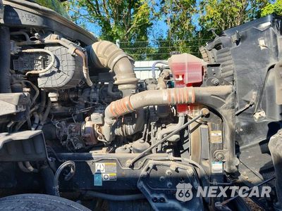 Zdjęcie 11 z 14 samochodu: 2019 PETERBILT 579 SEMI TRUCK VIN:1XPBDP9X8KD274921 - miniatura