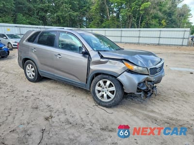 Czwarte zdjęcie samochodu z boku: 2012 KIA SORENTO LX VIN:5XYKT3A65CG295485 - miniatura
