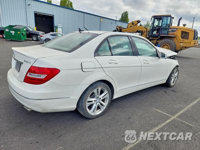 Trzecie zdjęcie samochodu z tyłu: 2014 MERCEDES-BENZ C 300 4MATIC VIN:WDDGF8ABXER317112 - miniatura
